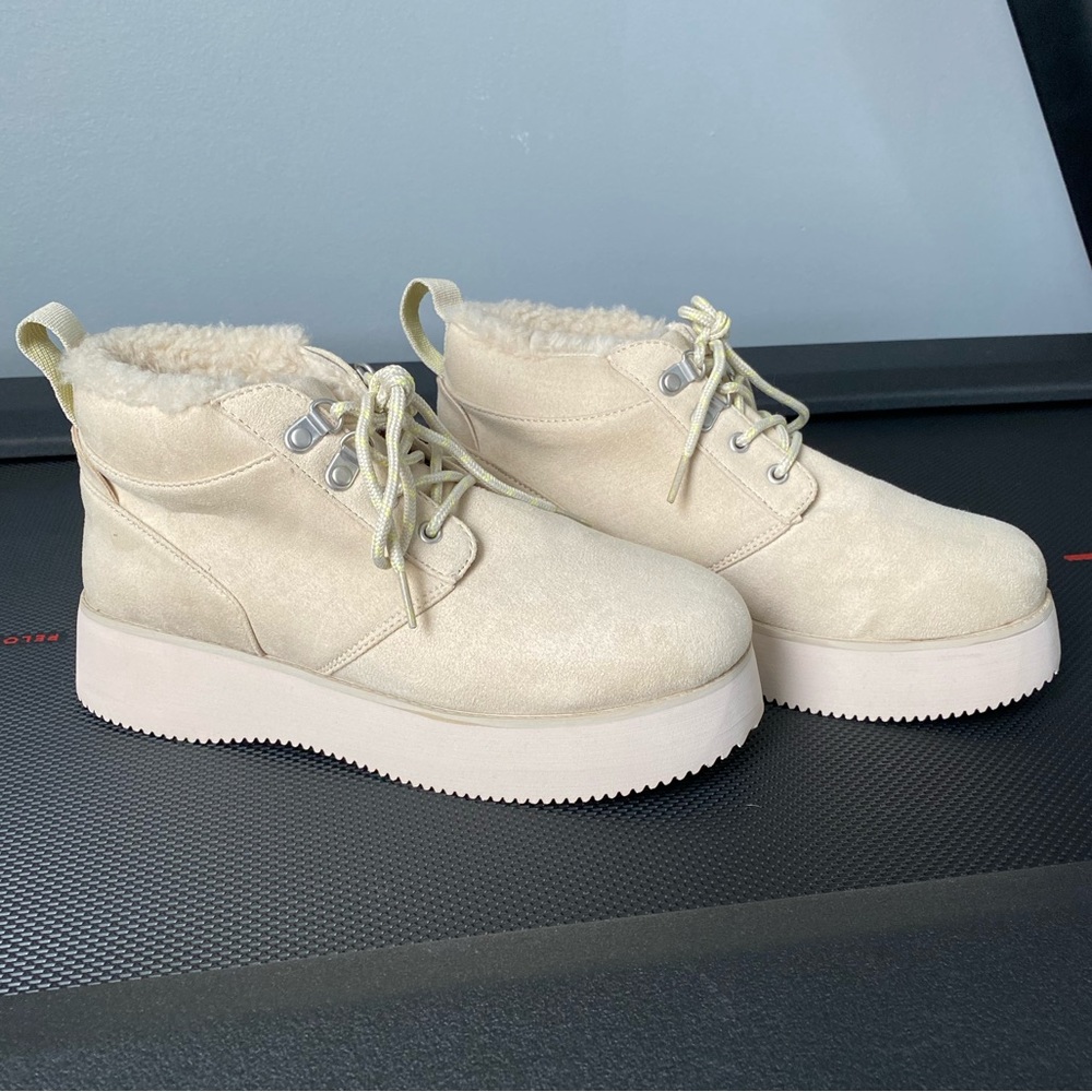 American Eagle Women’s Faux Fur Winter Boot, New Never Worn Size 9